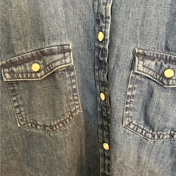 American Eagle Outfitters Blue Button Down Shirt. Women’s size large. - Picture 4 of 10